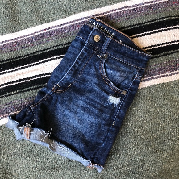 AMERICAN EAGLE HIGH RISE SHORTS 💗 - Picture 3 of 3